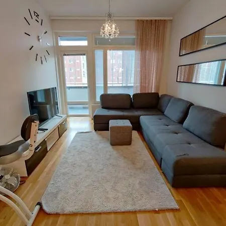 Kotimaailma - Tilava Kotoisa Kolmio Saunalla Espoossa * Helsinki